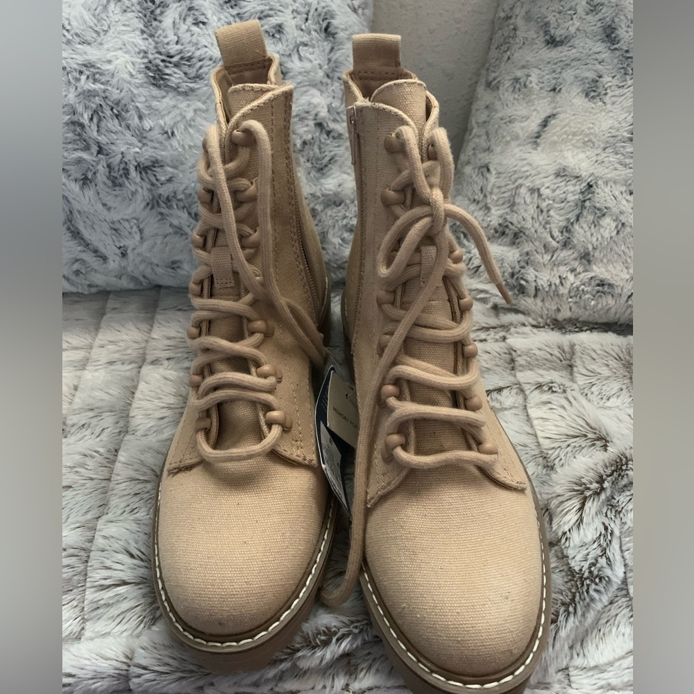 Universal Thread Beige Canvas Lace-Up Combat Boots